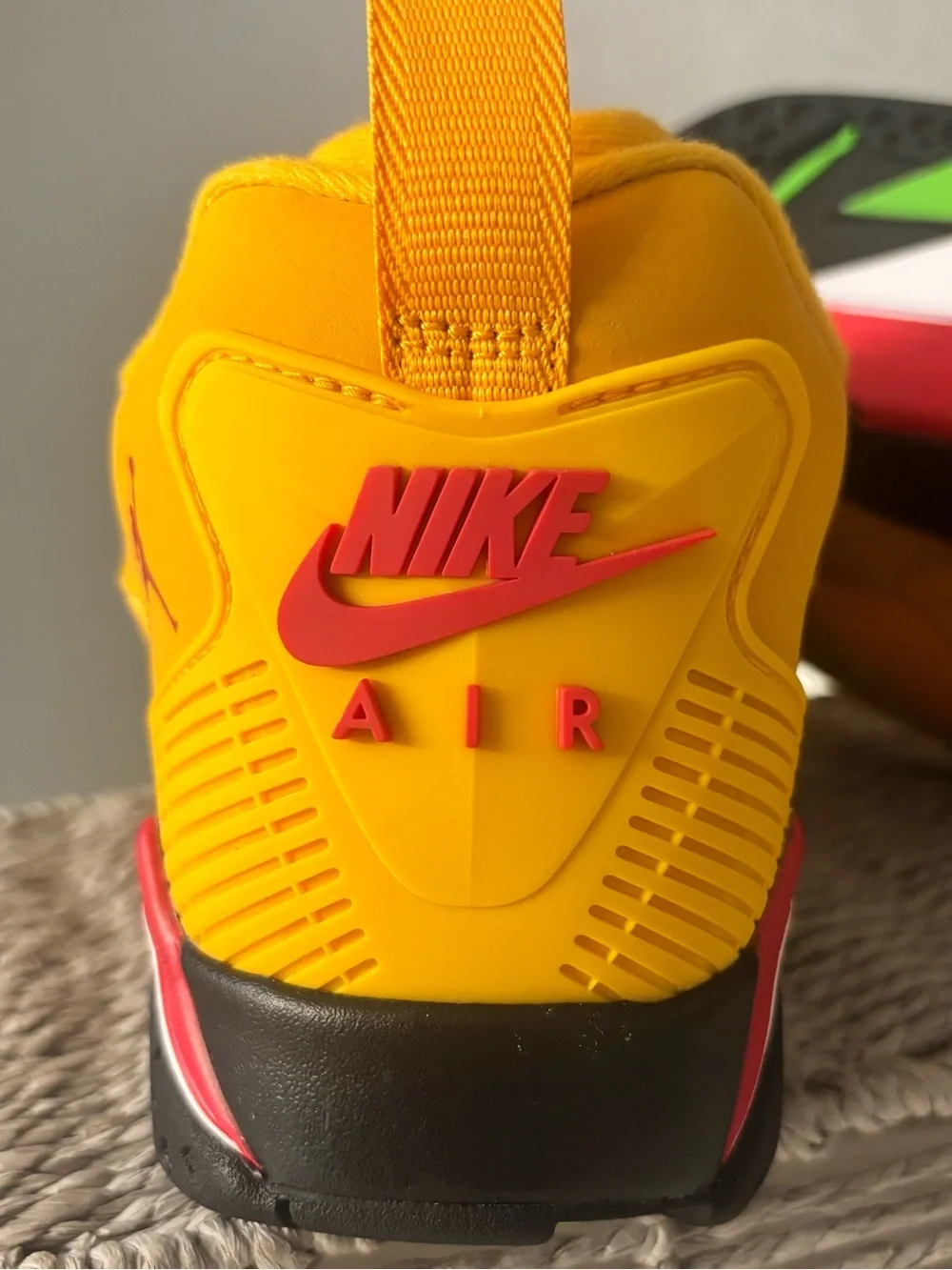 Air Jordan MVP 92 TAXI